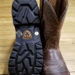 Woman Ariat boots